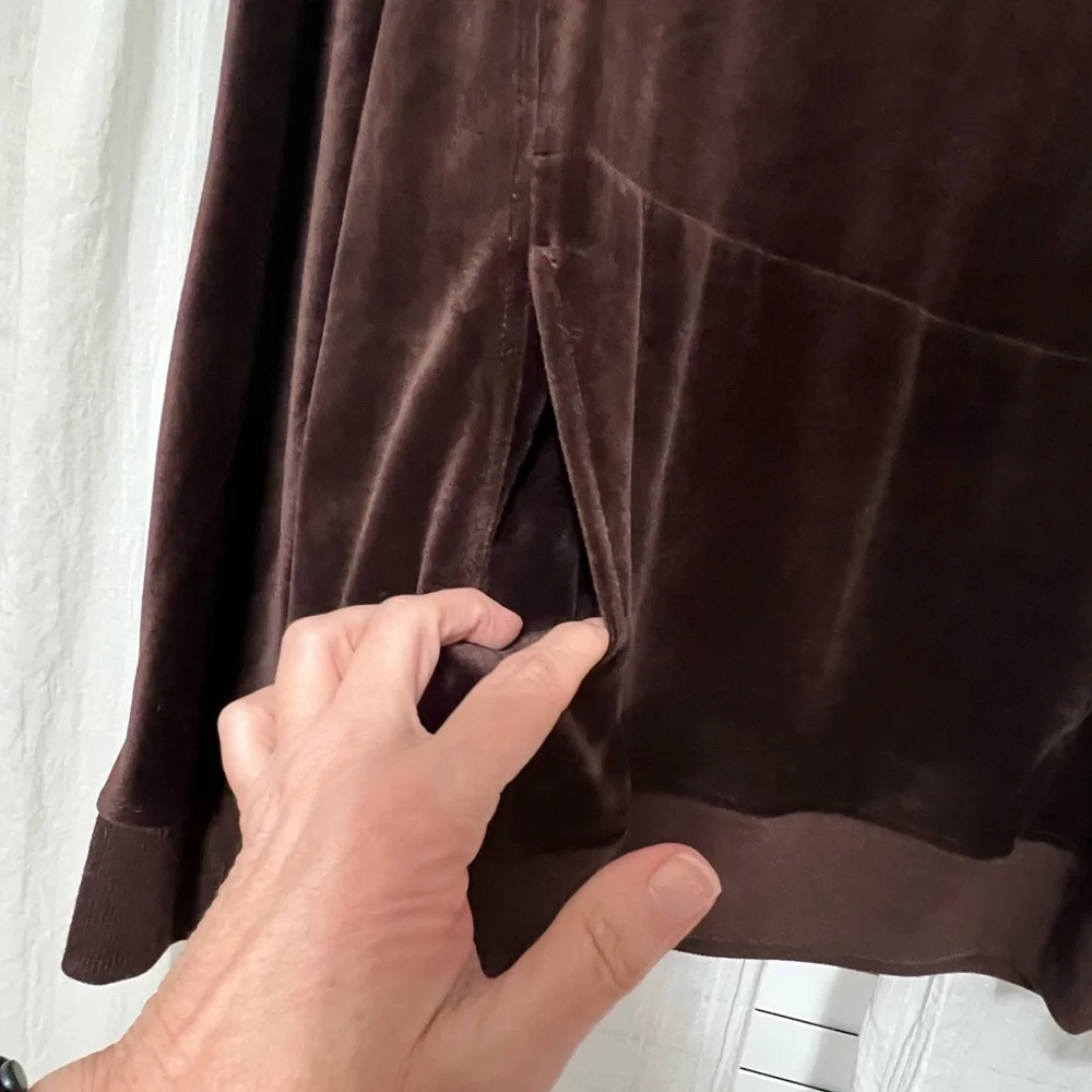 Rich Brown Velour Long Sleeve Top with front pockets. NWOT - Picture 3 of 5